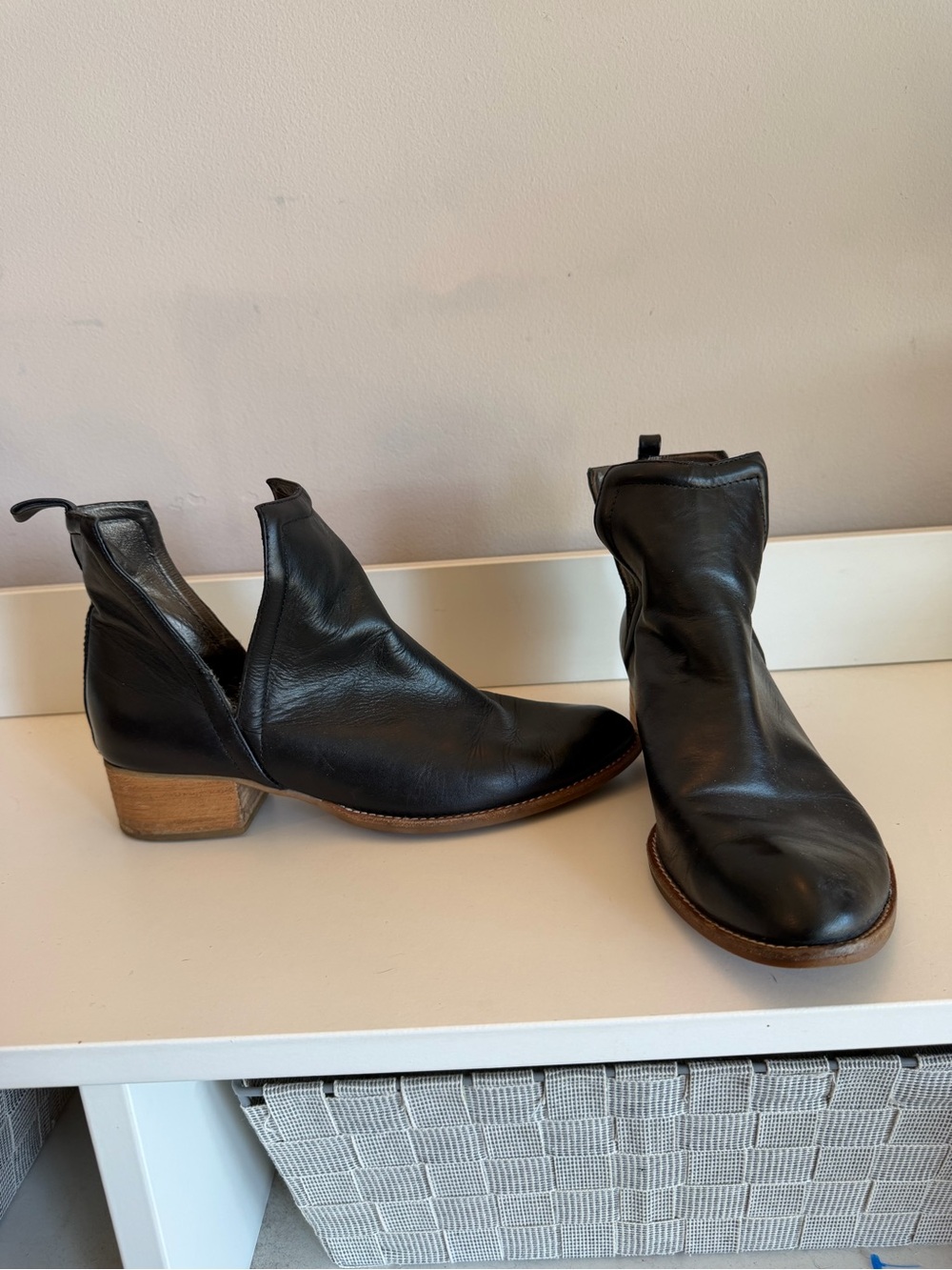 Vintage by Jeffrey Campbell Black Leather Cutout Ankle Booties Heel 10